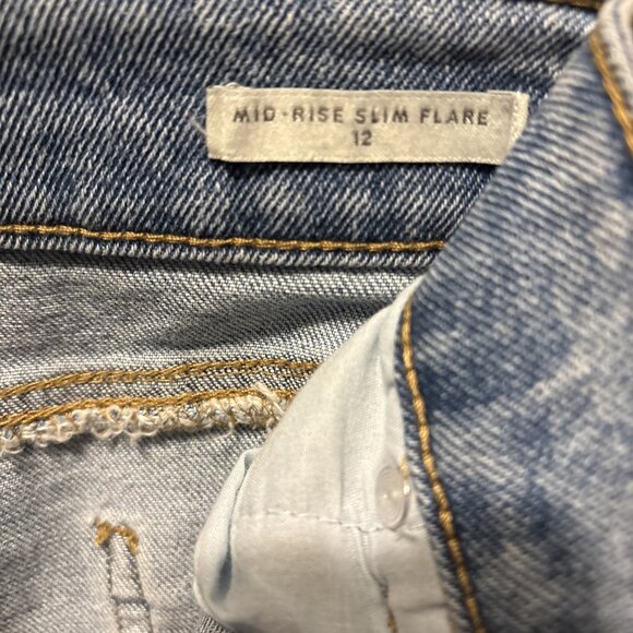 NWT Wonderly Mid Rise Slim Flare Distressed Jeans Size 12 - Picture 3 of 5
